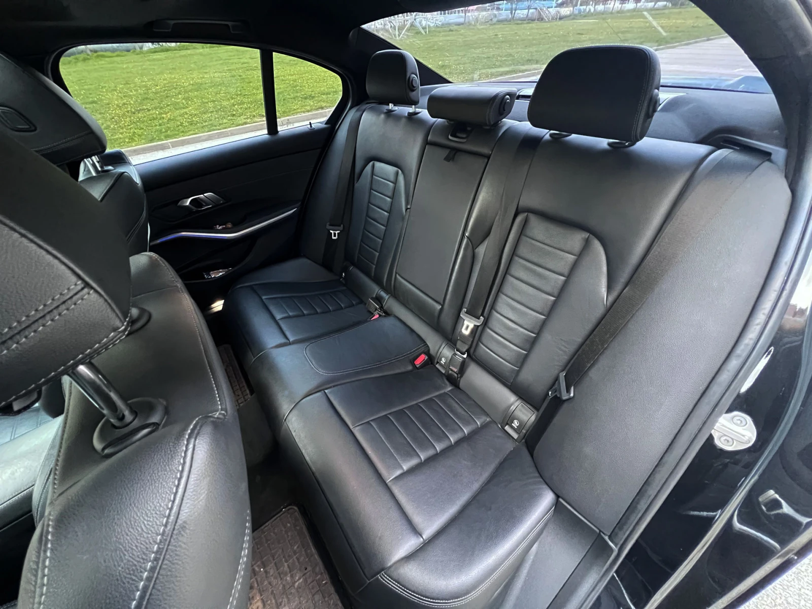 BMW 330 M-Sport, снимка 13 - Автомобили и джипове - 53699659