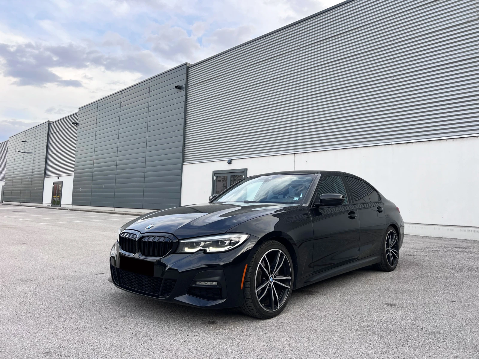 BMW 330 M-Sport, снимка 2 - Автомобили и джипове - 53699659