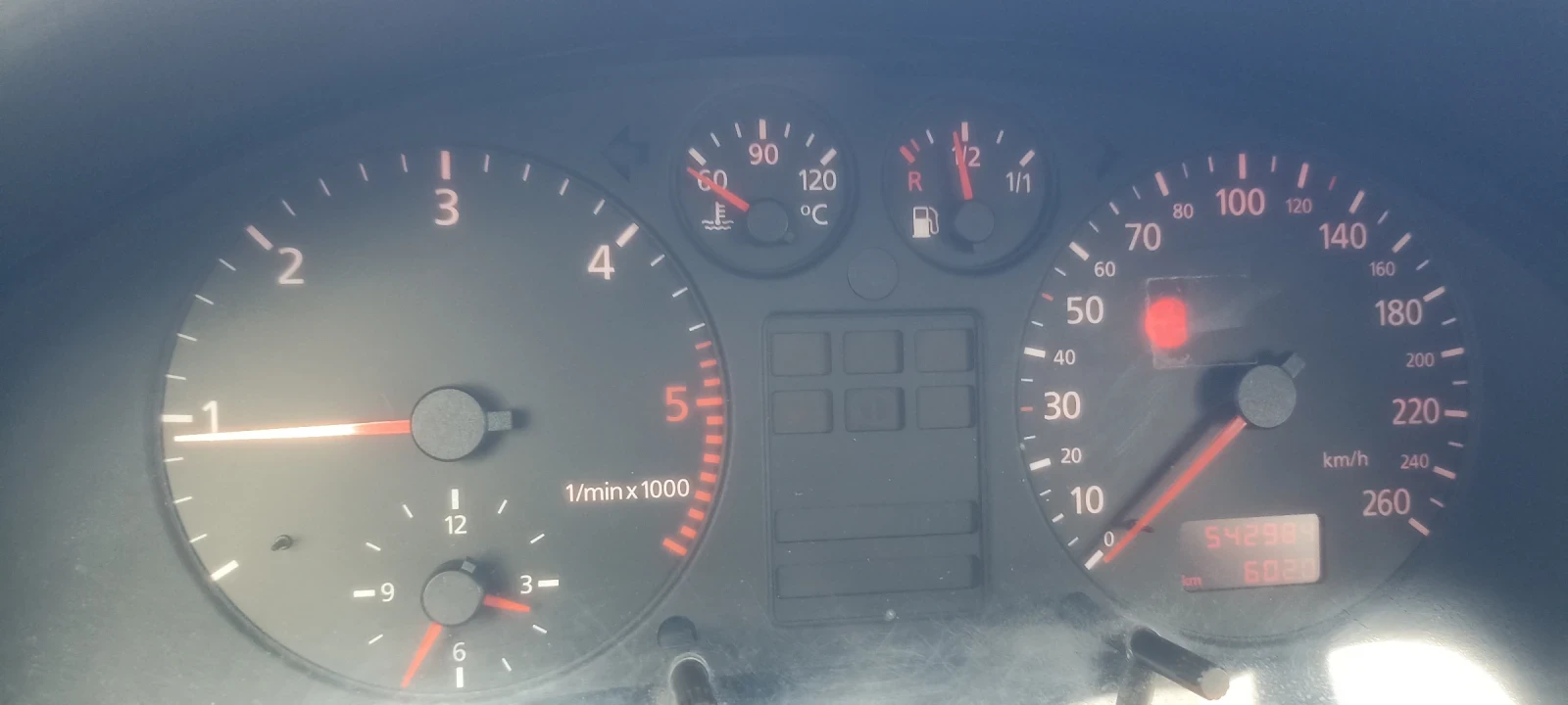 Audi A4 1.9 TDI, снимка 15 - Автомобили и джипове - 53878215