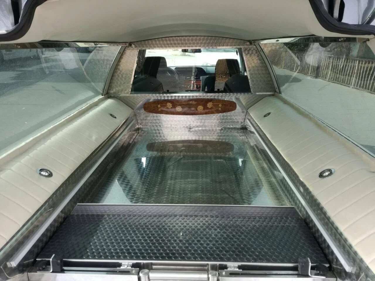 Mercedes-Benz E 250 W212 - Средна база , снимка 8 - Автомобили и джипове - 54019970