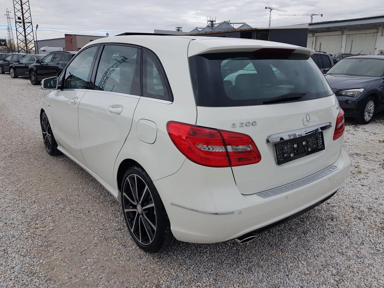 Mercedes-Benz B 200 CDI EURO 5B PREMIUM ПАНОРАМА ЛИЗИНГ, снимка 7 - Автомобили и джипове - 54043114