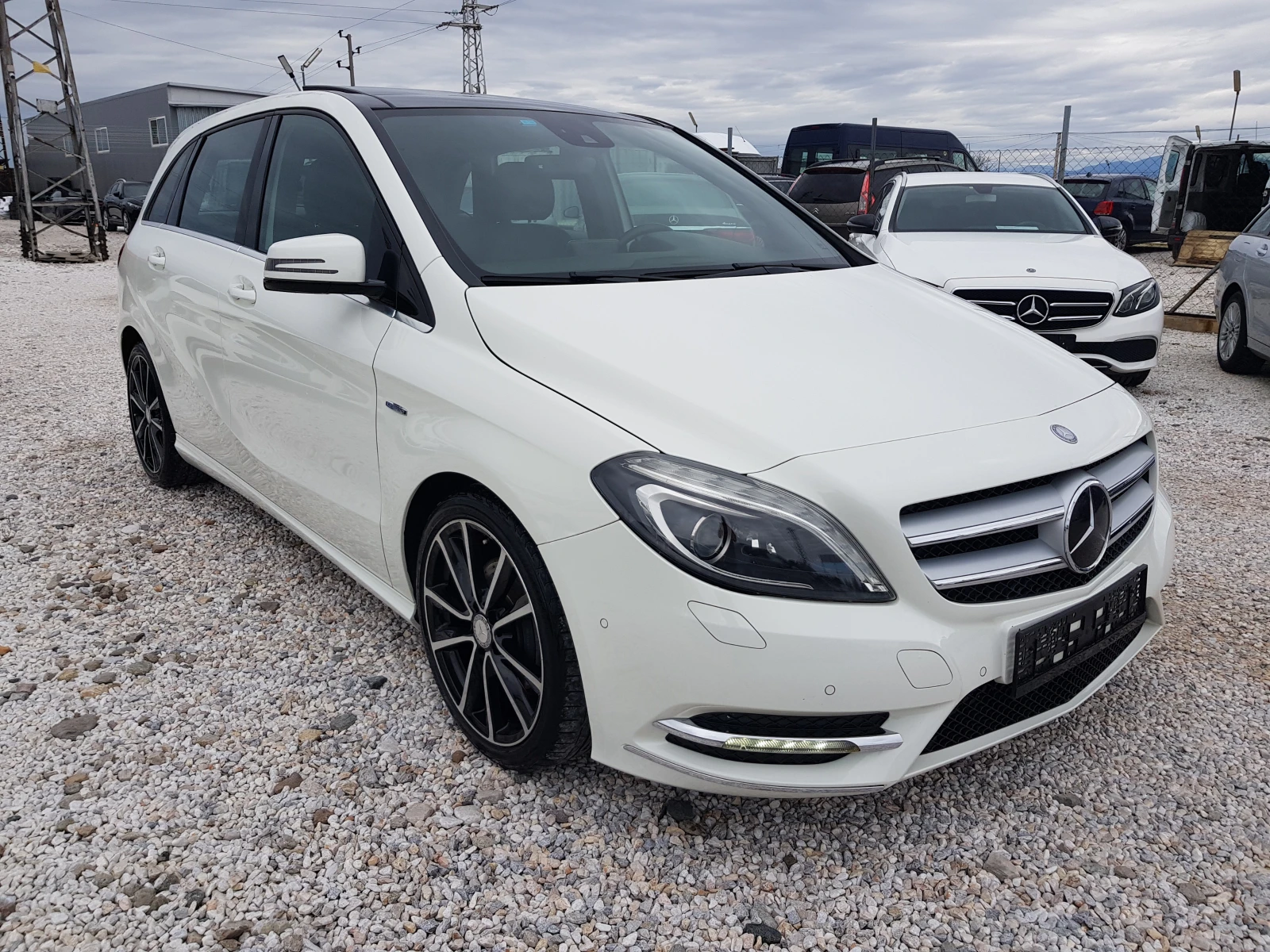Mercedes-Benz B 200 CDI EURO 5B PREMIUM ПАНОРАМА ЛИЗИНГ, снимка 3 - Автомобили и джипове - 54043114