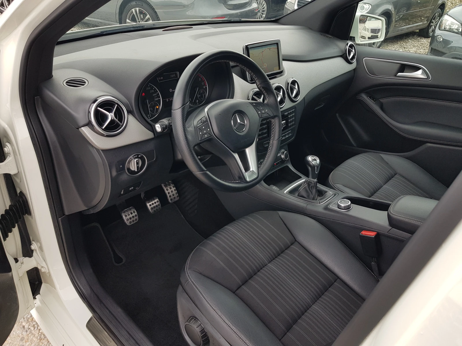 Mercedes-Benz B 200 CDI EURO 5B PREMIUM ПАНОРАМА ЛИЗИНГ, снимка 9 - Автомобили и джипове - 54043114