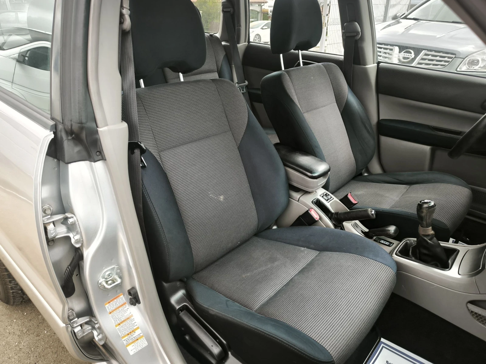 Subaru Forester 2.0i, снимка 8 - Автомобили и джипове - 54083080