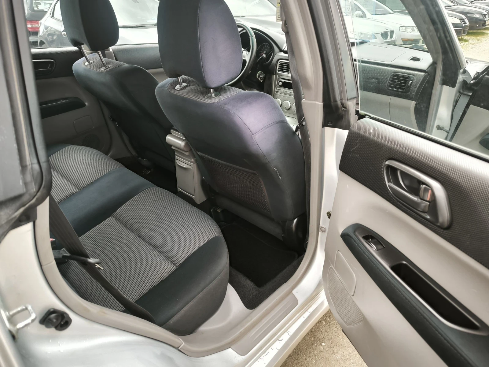 Subaru Forester 2.0i, снимка 10 - Автомобили и джипове - 54083080