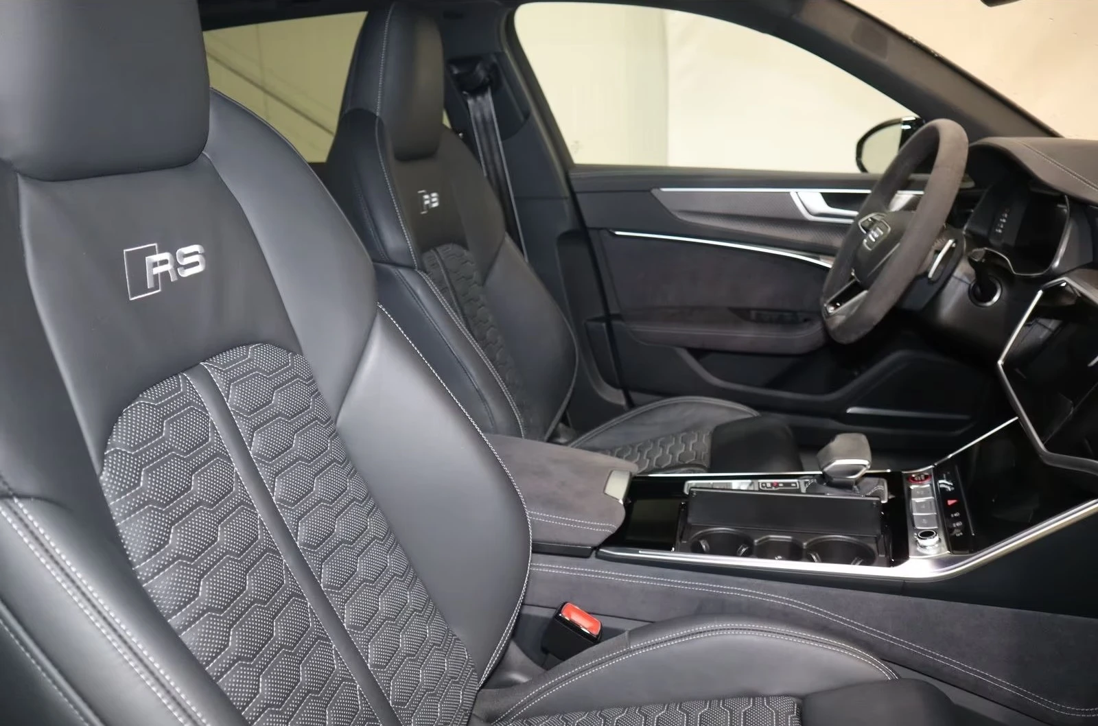 Audi Rs6 PERFORMANCE KERAMIK B&O PANORAMA 360-CAM, снимка 6 - Автомобили и джипове - 54194685