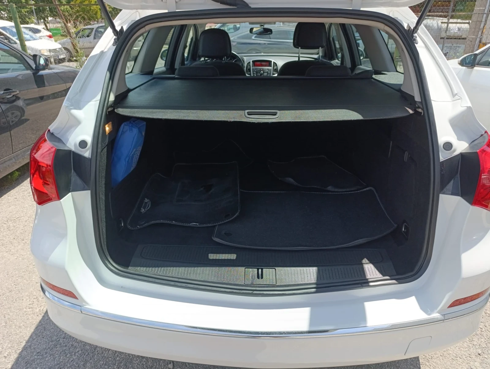 Opel Astra 1.7CDTI, снимка 12 - Автомобили и джипове - 54244227