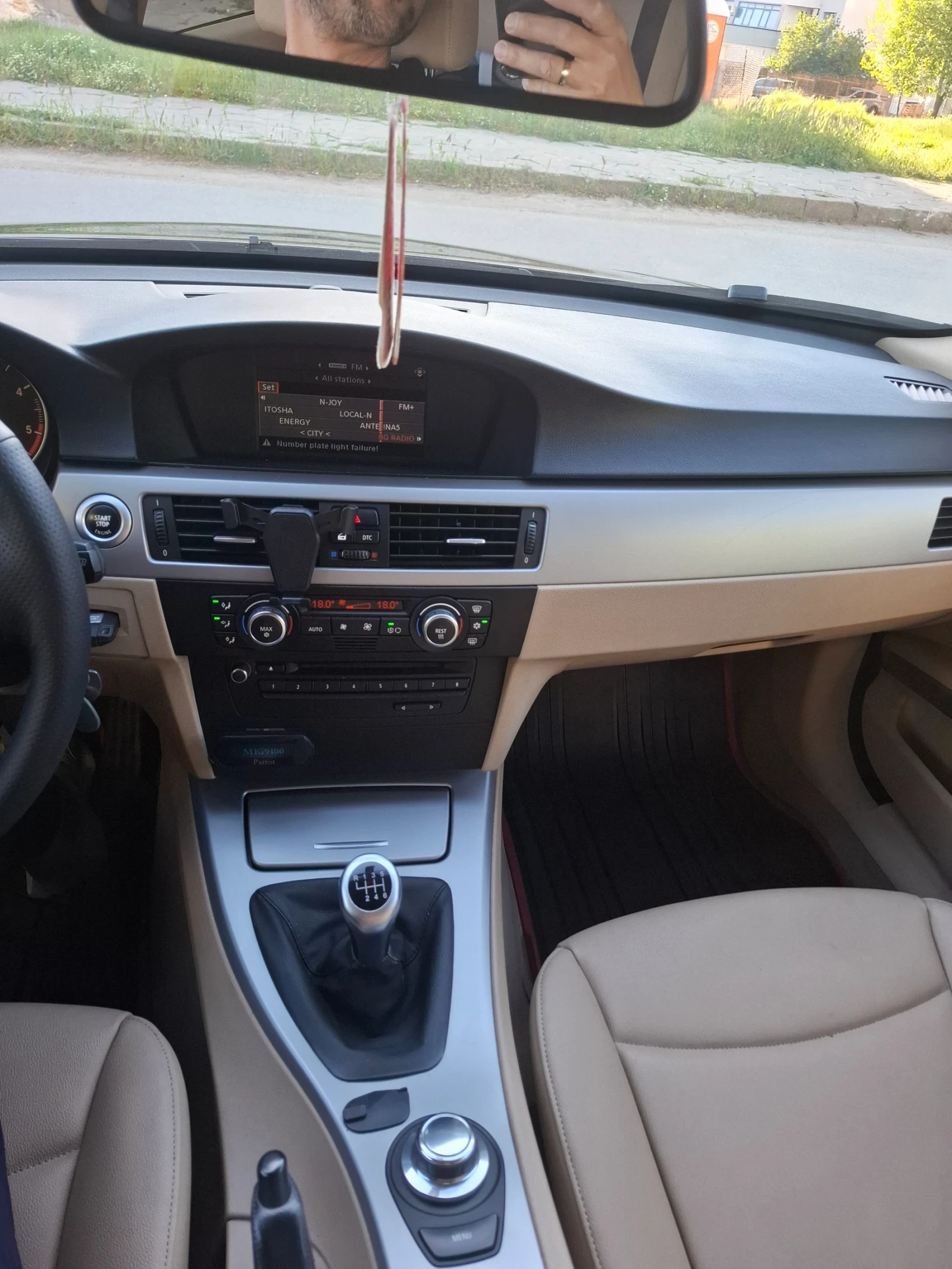 BMW 320 163 к.с. * кожа * навигация, снимка 14 - Автомобили и джипове - 54395310