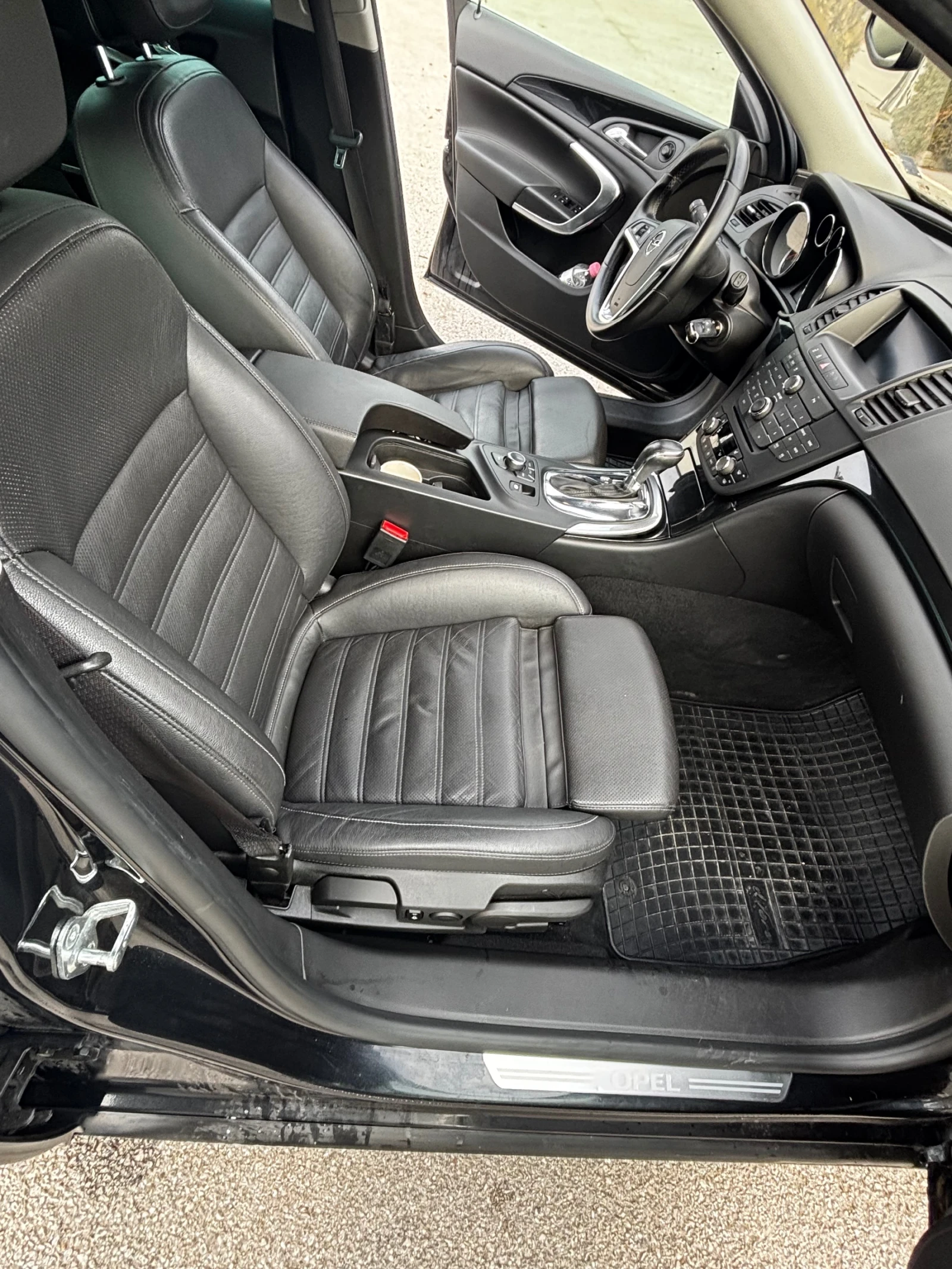 Opel Insignia, снимка 6 - Автомобили и джипове - 54621758