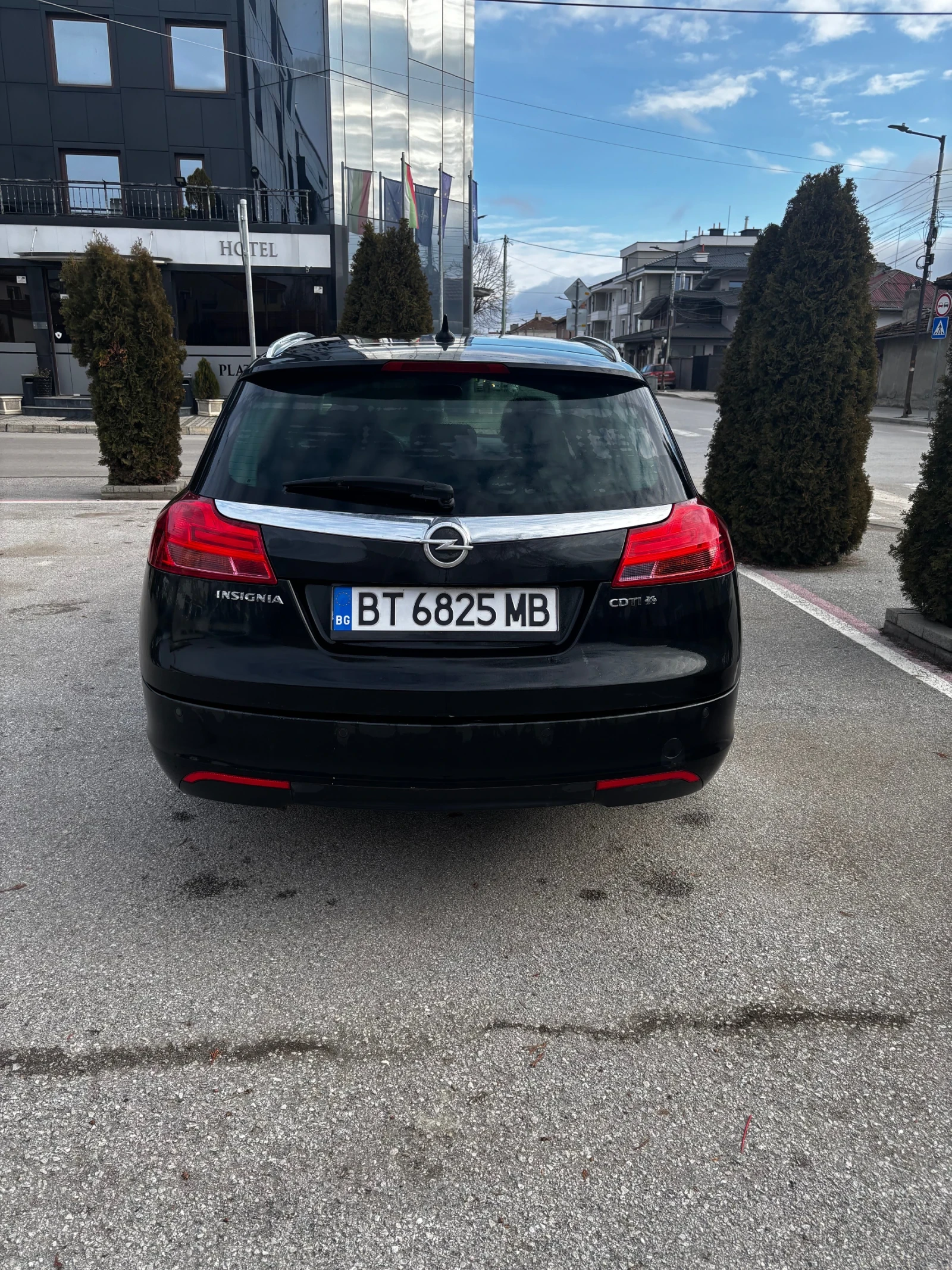 Opel Insignia, снимка 3 - Автомобили и джипове - 54621758