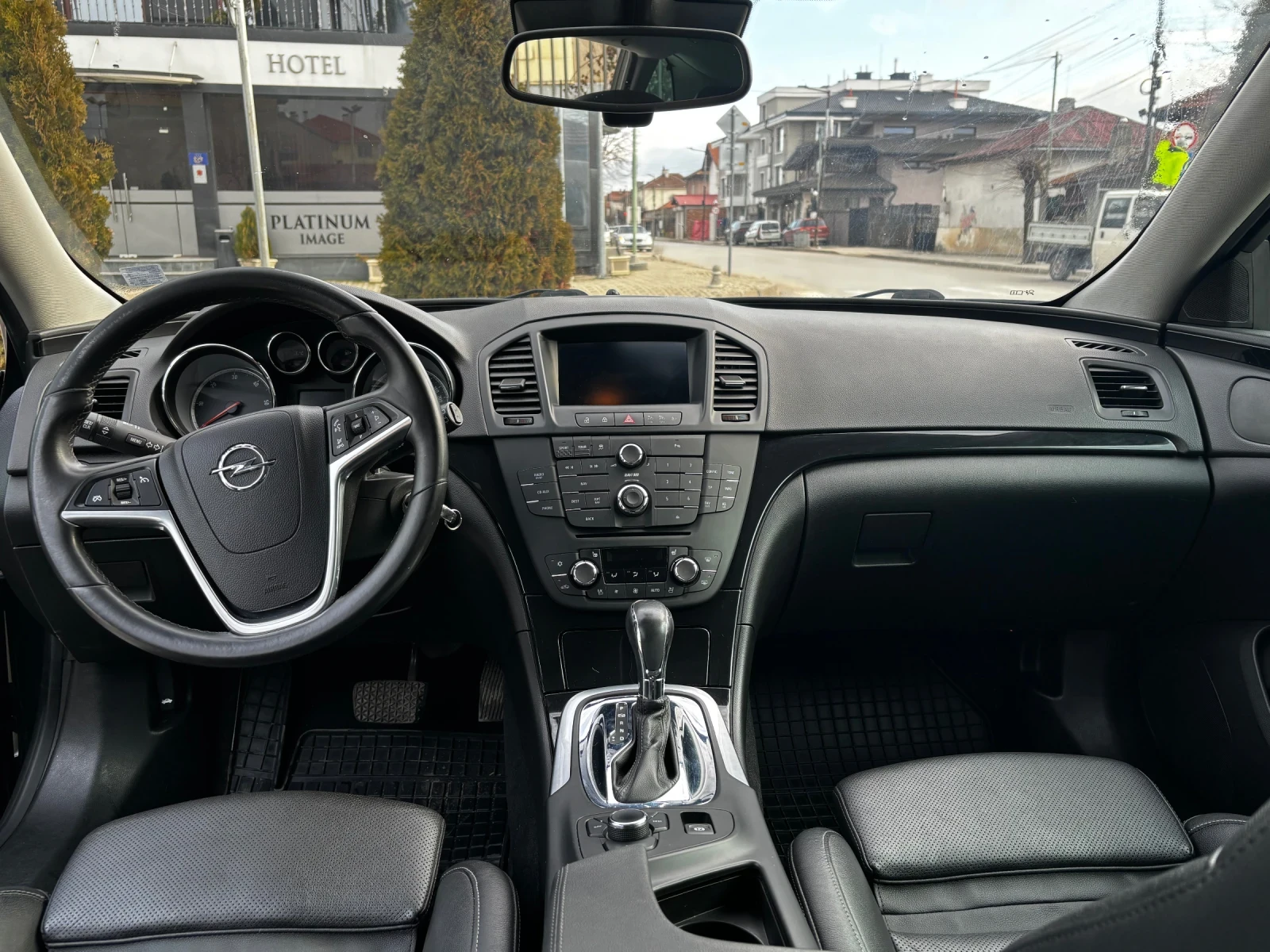 Opel Insignia, снимка 9 - Автомобили и джипове - 54621758