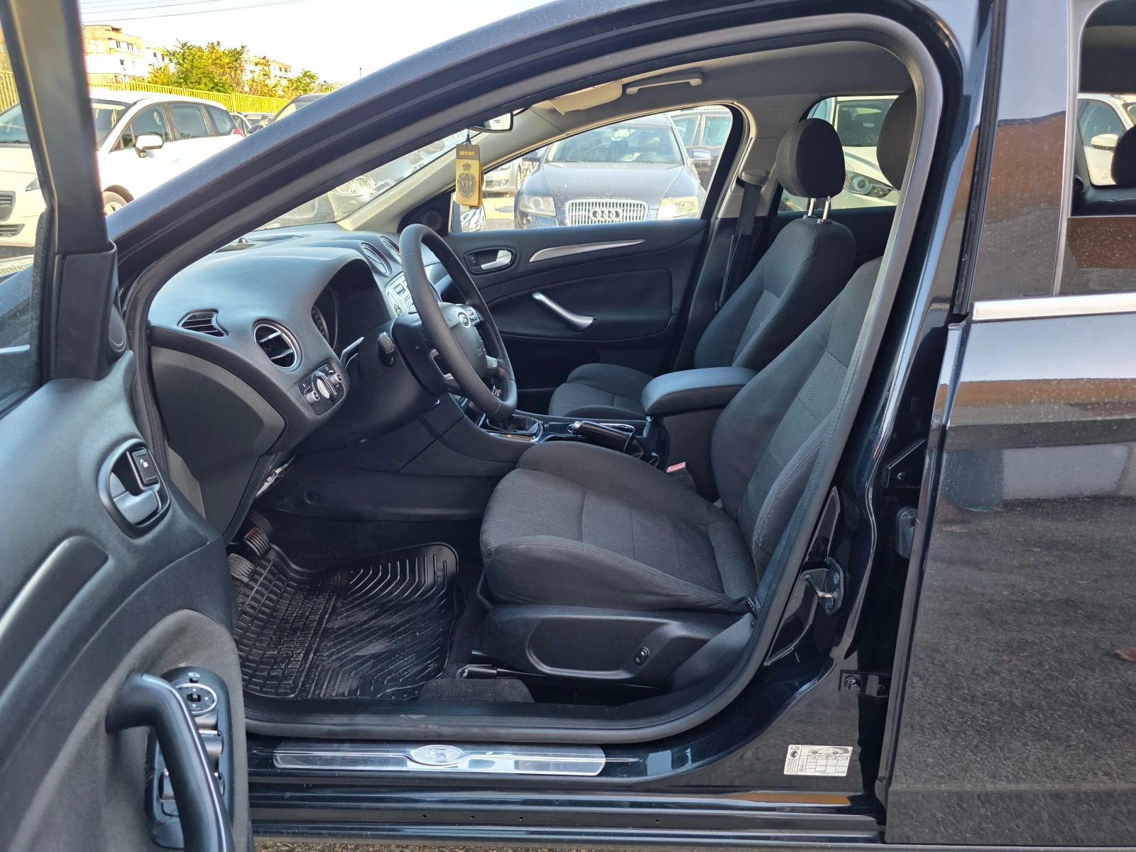 Ford Mondeo 2.0TDCI DISTRONIC KEYLESS ITALY, снимка 11 - Автомобили и джипове - 55981818