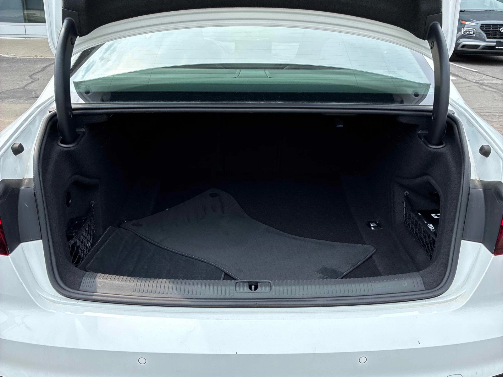 Audi S4 Technik / 360 / Distronic / B&O / Carfax / Масажи , снимка 13 - Автомобили и джипове - 55999425