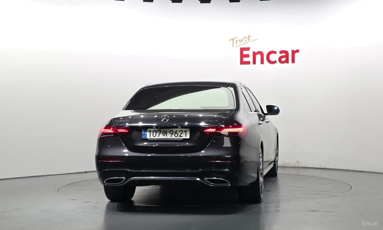 Mercedes-Benz E 220 E220d 4MATIC AMG Line\Head up\Digitalno tablo, снимка 4 - Автомобили и джипове - 56185298