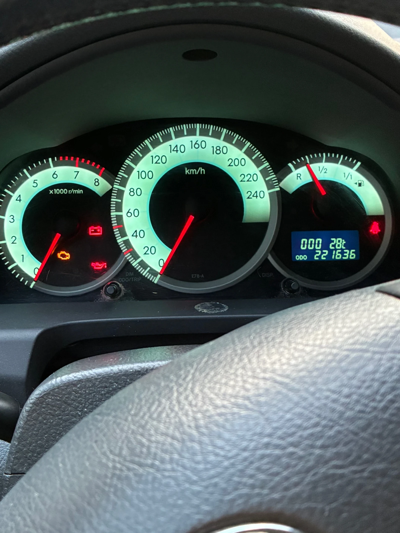 Toyota Corolla verso, снимка 8 - Автомобили и джипове - 56215312