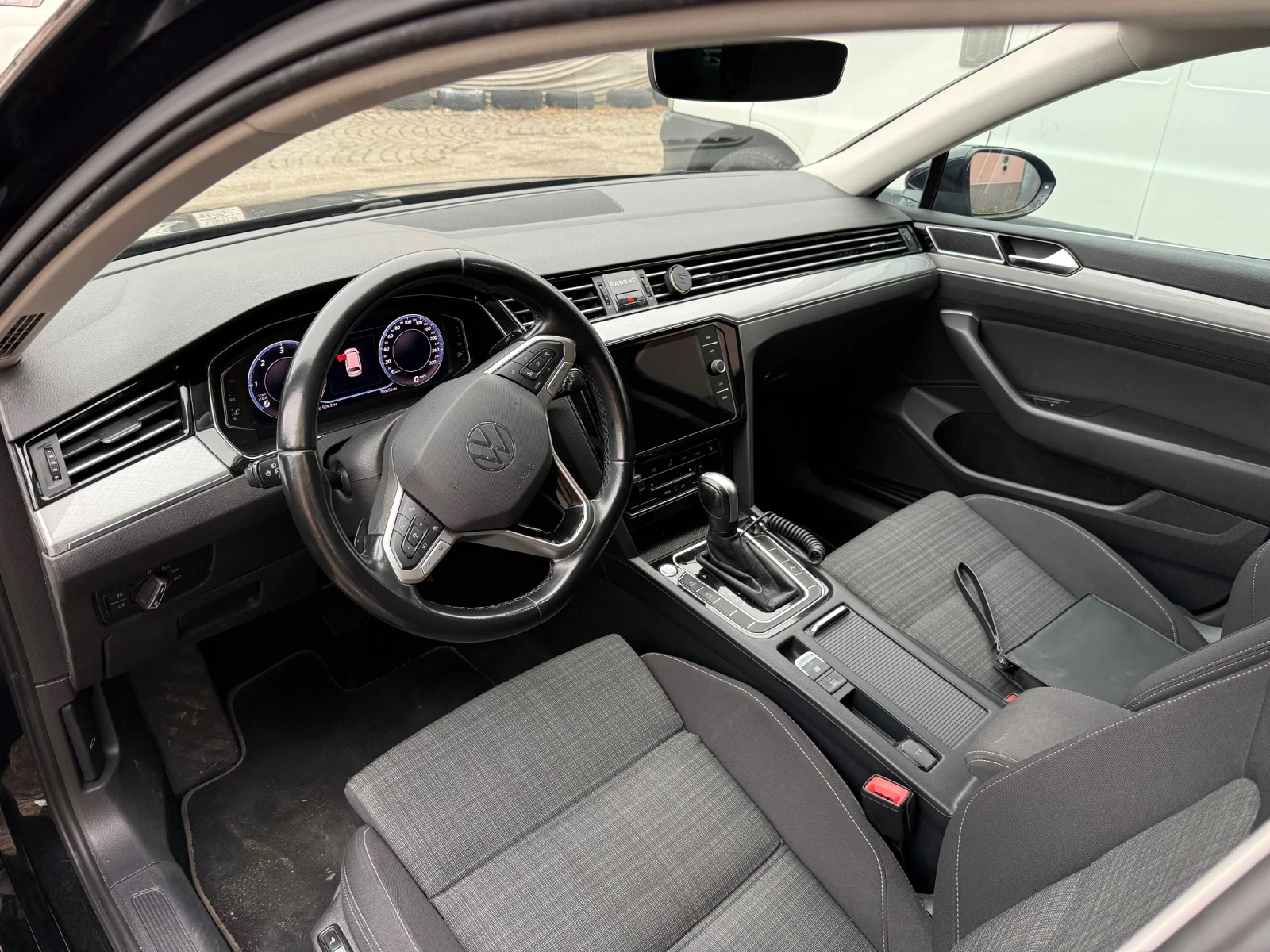 VW Passat b8.5 Business , снимка 10 - Автомобили и джипове - 56456798