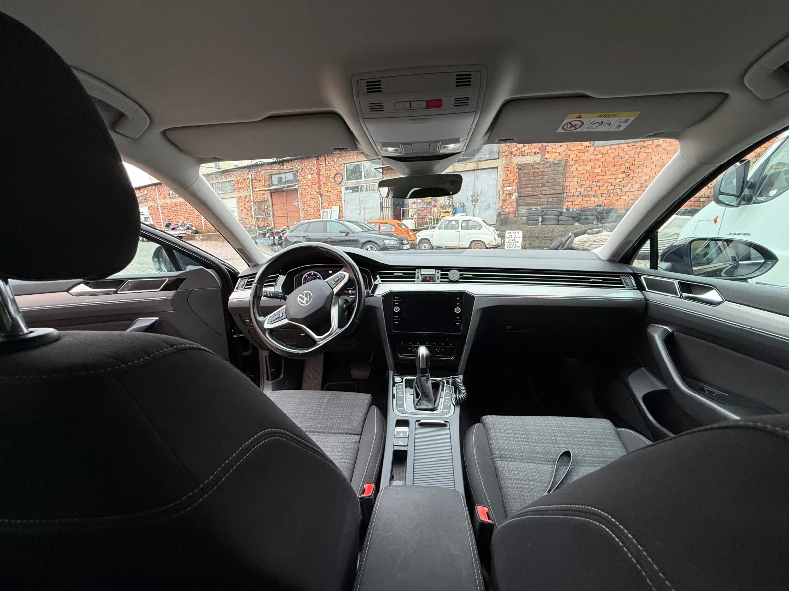 VW Passat b8.5 Business , снимка 11 - Автомобили и джипове - 56456798