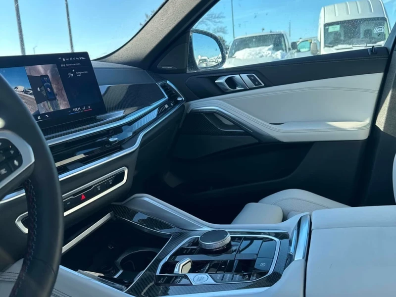 BMW X6 * M60i xDrive * CARFAX * ДИСТРОНИК * 360 * PANO, снимка 14 - Автомобили и джипове - 53387653