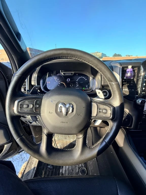 Dodge RAM 1500 Rebel * CARFAX * ПАНОРАМА* ПОДГРЕВИ, снимка 10 - Автомобили и джипове - 53361599