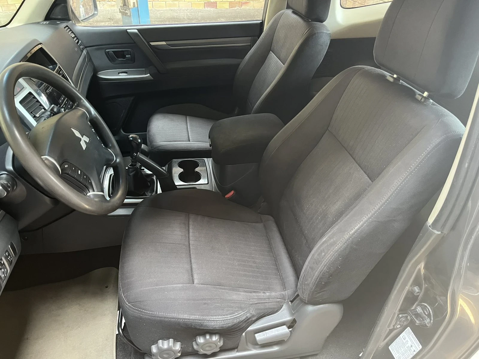 Mitsubishi Pajero 3200 - изображение 10