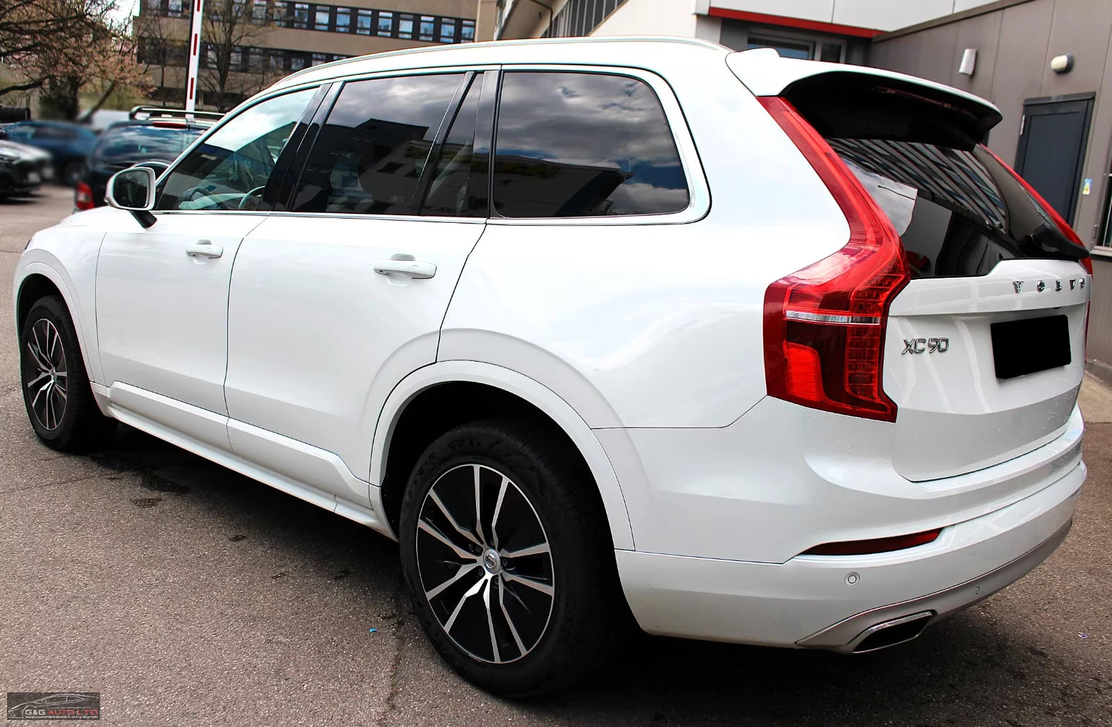 Volvo Xc90 MOMENTUM-PRO/235HP/AWD/NAVI/LED/PANO/CAM/AMBI/101g - изображение 3