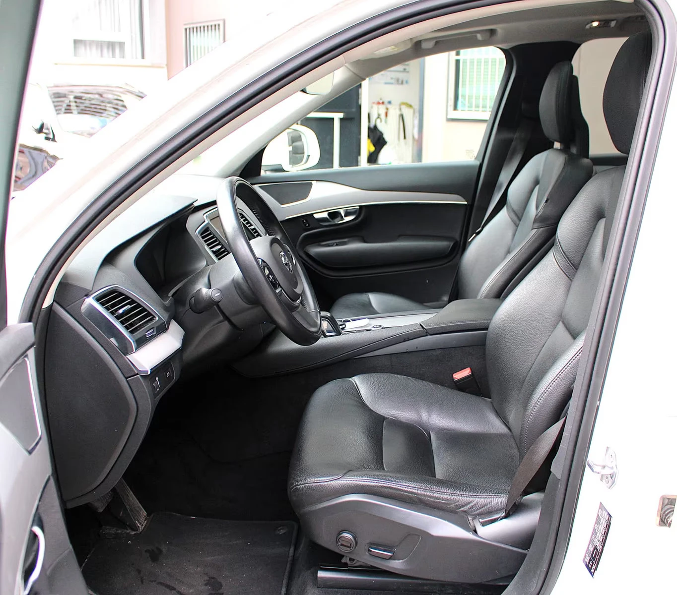 Volvo Xc90 MOMENTUM-PRO/235HP/AWD/NAVI/LED/PANO/CAM/AMBI/101g - изображение 9