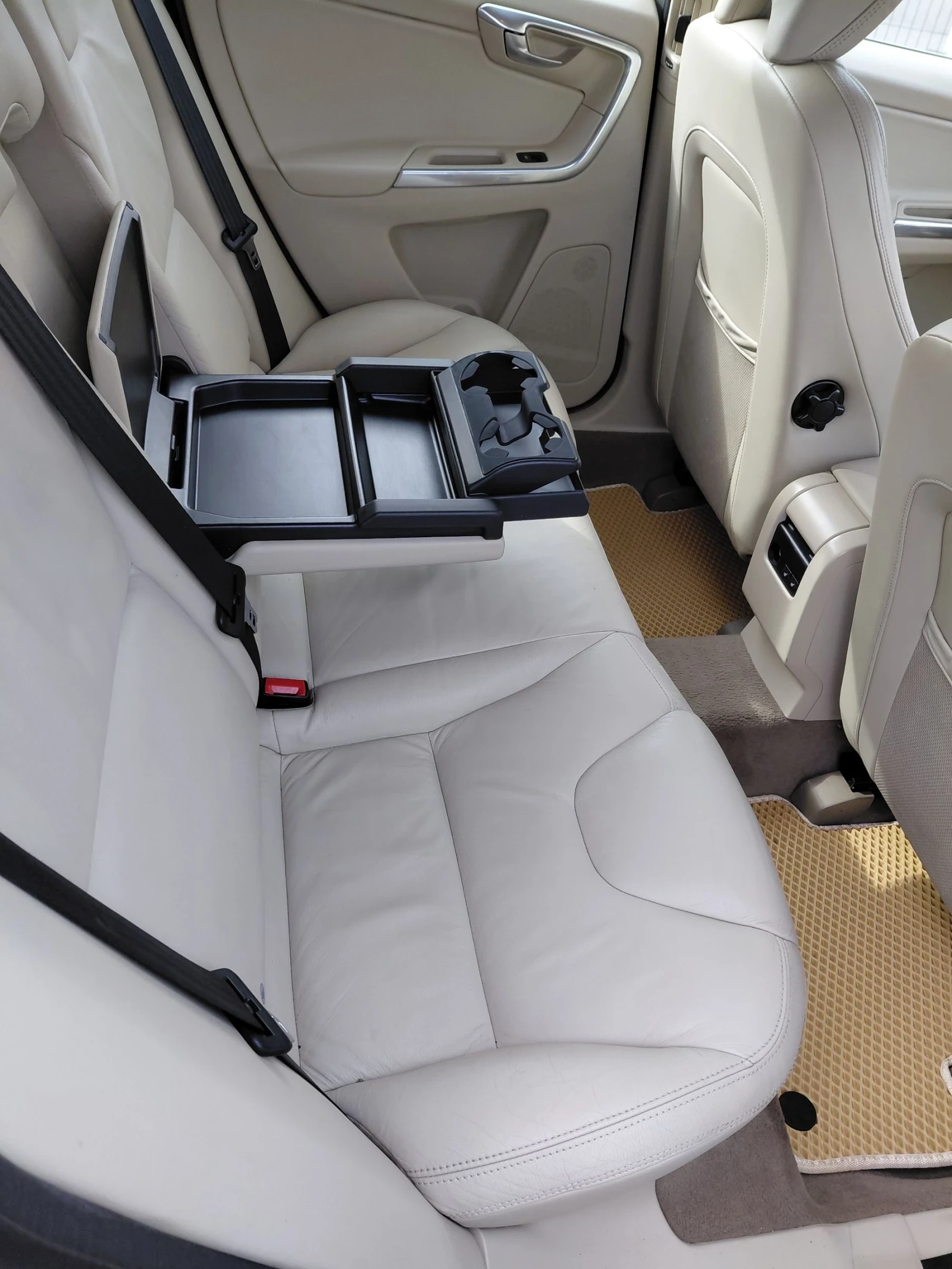 Volvo XC60 SUMUM AWD  дистроник Т 6 305кс - изображение 10