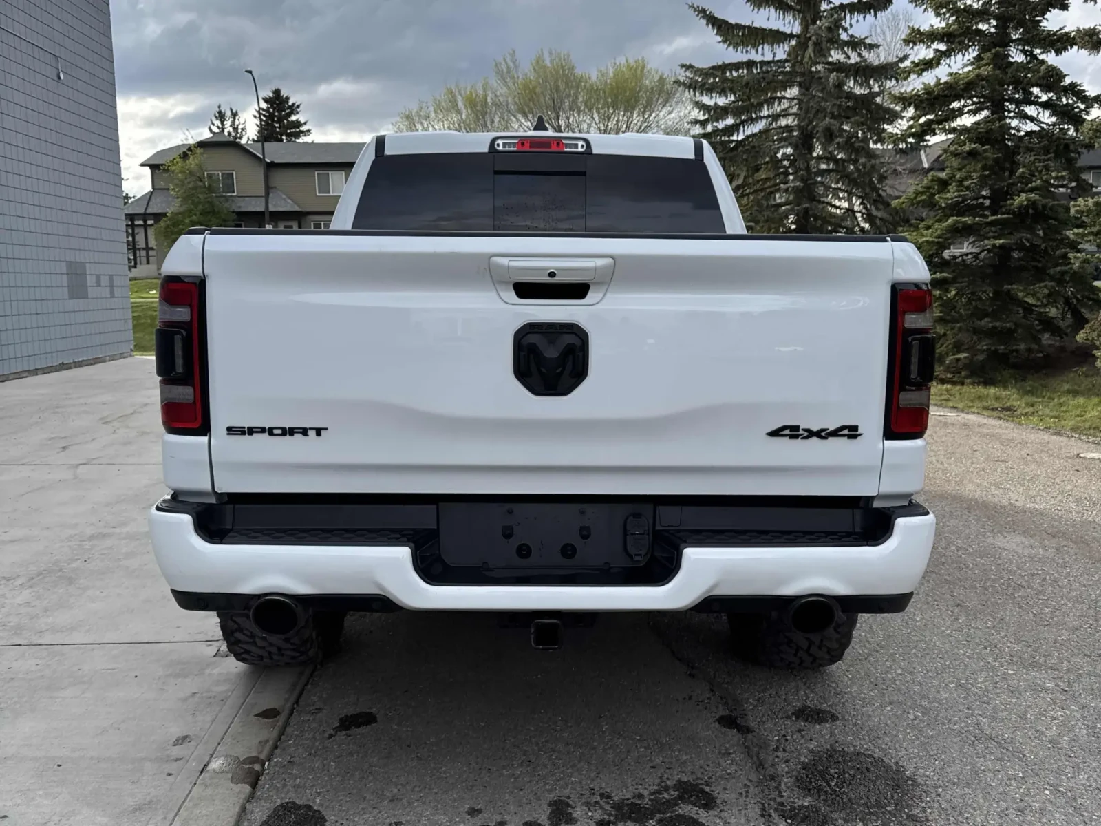Dodge RAM 1500 Sport * Keyless * CARFAX * АВТО КРЕДИТ * , снимка 5 - Автомобили и джипове - 54795838