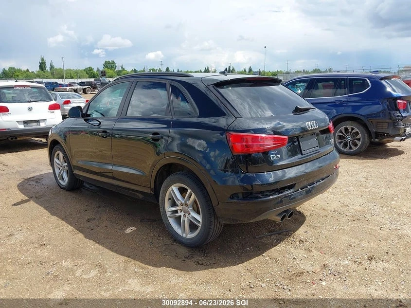 Audi Q3 2.0l Premium, снимка 3 - Автомобили и джипове - 55074059