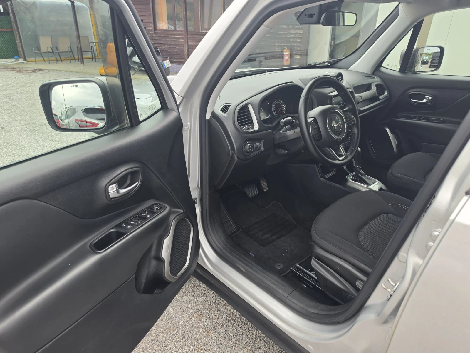Jeep Renegade 1.6MJet2 120000km Avtomatik, снимка 9 - Автомобили и джипове - 55225031