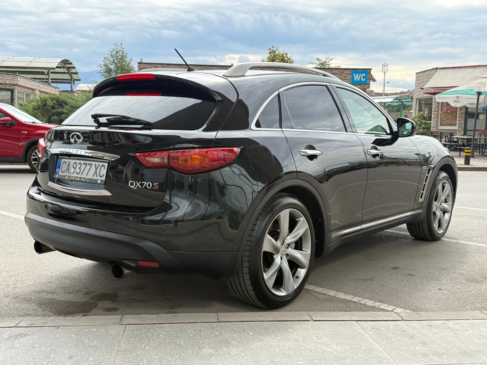 Infiniti QX70 6 МЕСЕЦА ГАРА0НЦИЯ/3.0D 238к.с. От България!!!, снимка 5 - Автомобили и джипове - 56103280