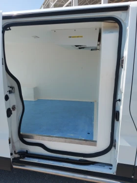 Renault Trafic събира 3 евро палета! Ориг.КМ и БОЯ, снимка 8