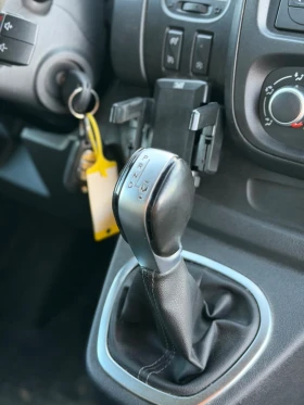 Renault Trafic 2.0 D АВТОМАТИК, снимка 12