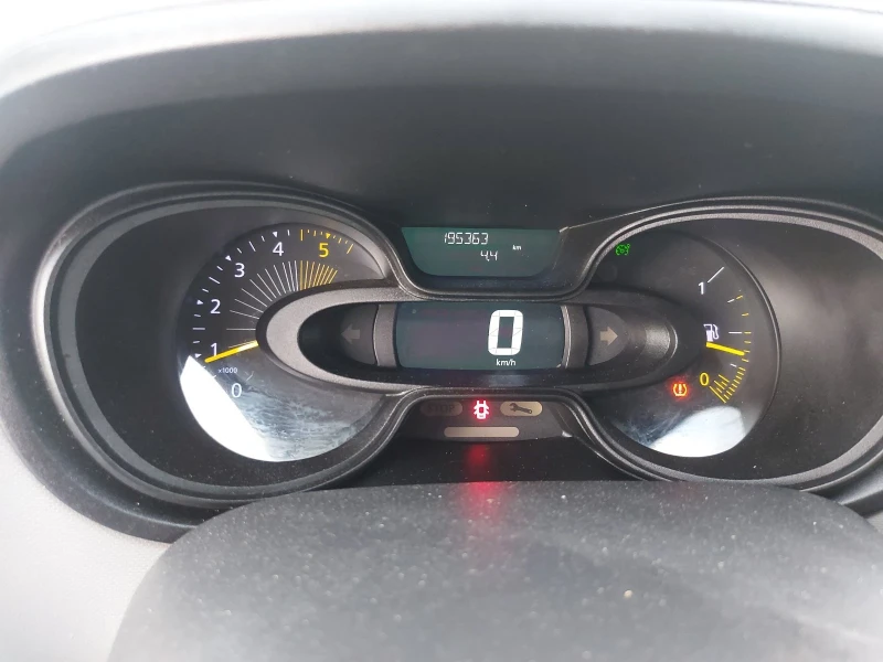 Renault Trafic събира 3 евро палета! Ориг.КМ и БОЯ, снимка 13 - Бусове и автобуси - 50751342