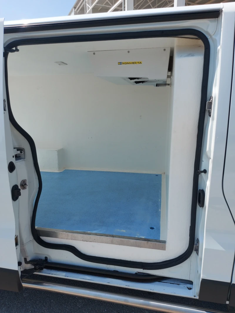 Renault Trafic събира 3 евро палета! Ориг.КМ и БОЯ, снимка 8 - Бусове и автобуси - 50751342