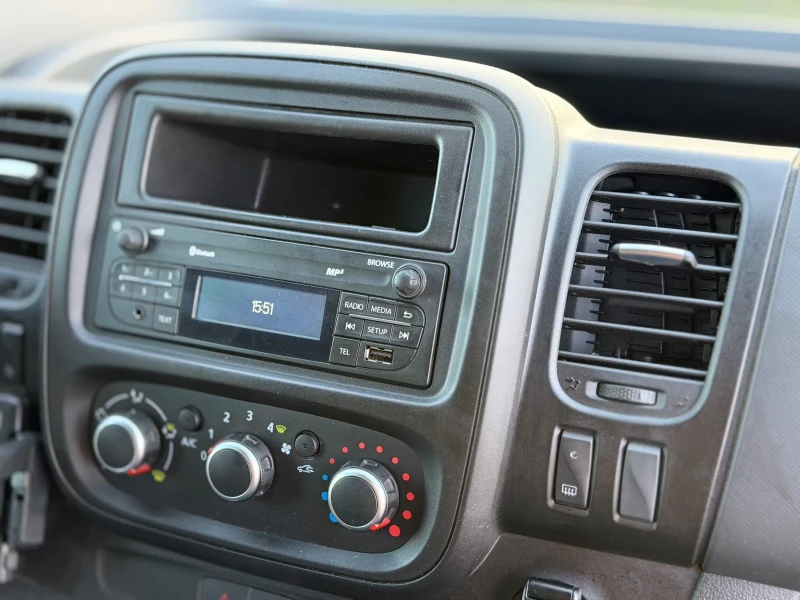 Renault Trafic 2.0 D АВТОМАТИК, снимка 11 - Бусове и автобуси - 52817675