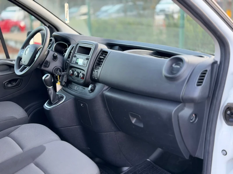 Renault Trafic 2.0 D АВТОМАТИК, снимка 10 - Бусове и автобуси - 52817675