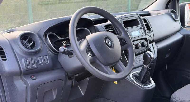 Renault Trafic 2.0 D АВТОМАТИК, снимка 9 - Бусове и автобуси - 52817675