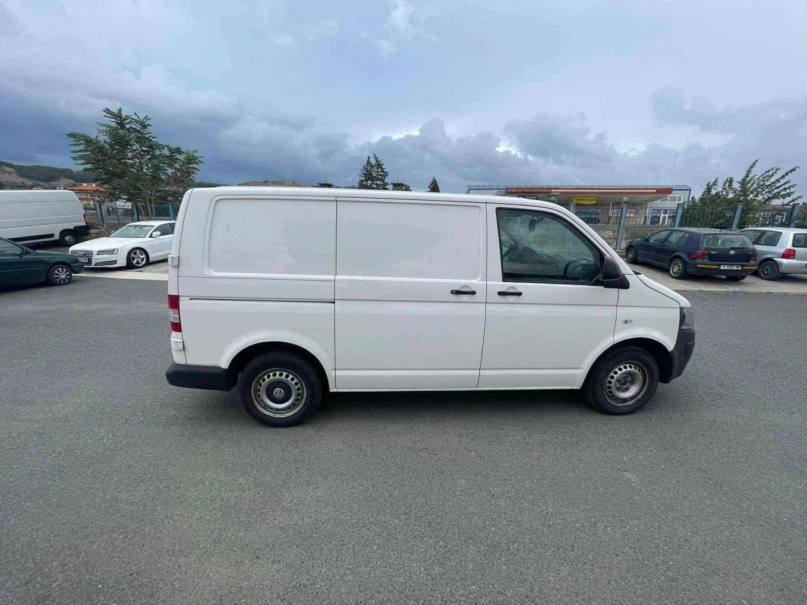 VW T5 Transporter , снимка 2 - Бусове и автобуси - 54318023
