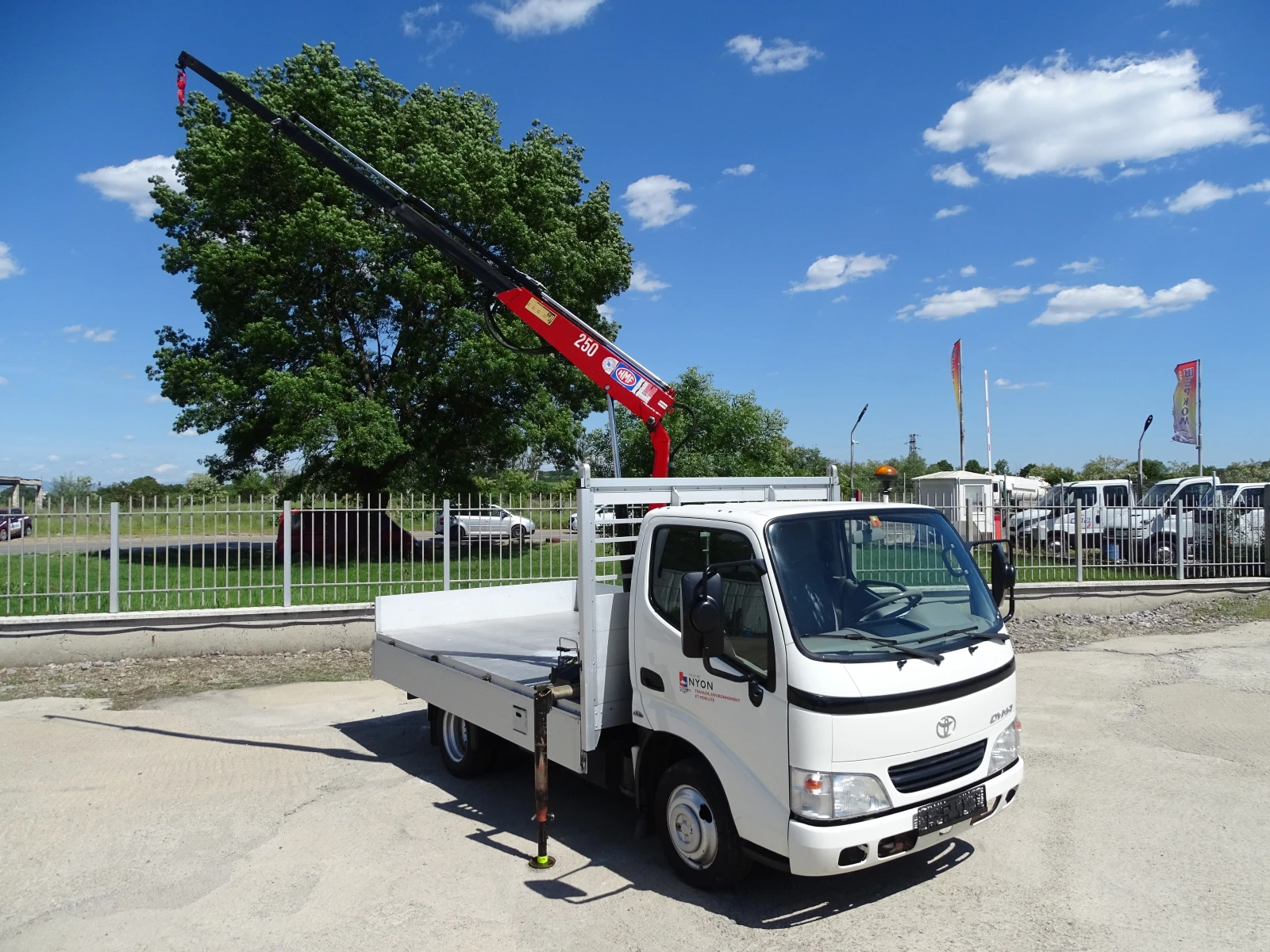 Toyota DYNA БОРДОВИ С КРАН 1670 kg, снимка 2 - Бусове и автобуси - 54712769