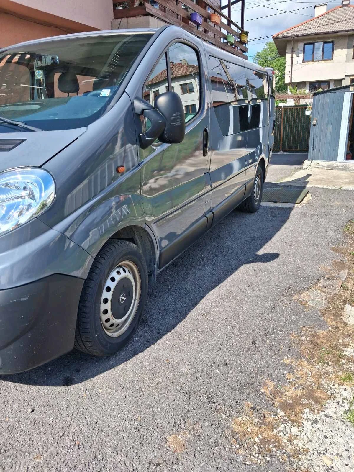 Opel Vivaro, снимка 3 - Бусове и автобуси - 55025607