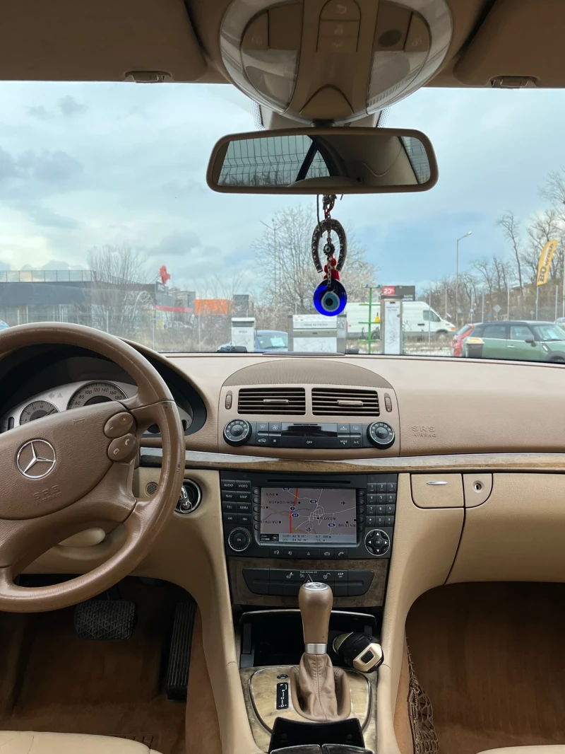 Mercedes-Benz E 320, снимка 6 - Автомобили и джипове - 48328340