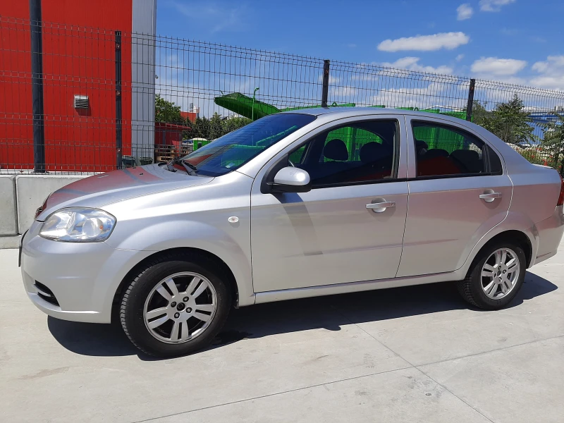 Chevrolet Aveo, снимка 4 - Автомобили и джипове - 48562780