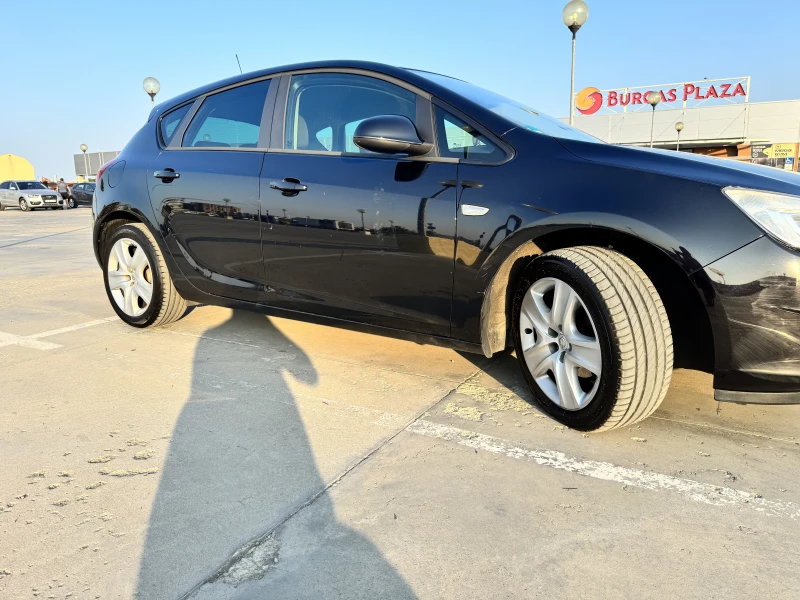 Opel Astra 1.4 Turbo J, снимка 7 - Автомобили и джипове - 52677964