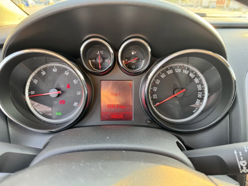 Opel Astra 1.4 Turbo J, снимка 11 - Автомобили и джипове - 52677964