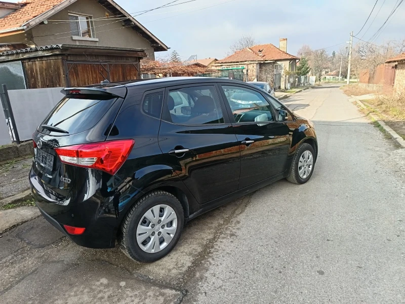 Hyundai Ix20 1.6-125к.с.в перф. Състояние , снимка 9 - Автомобили и джипове - 52940265