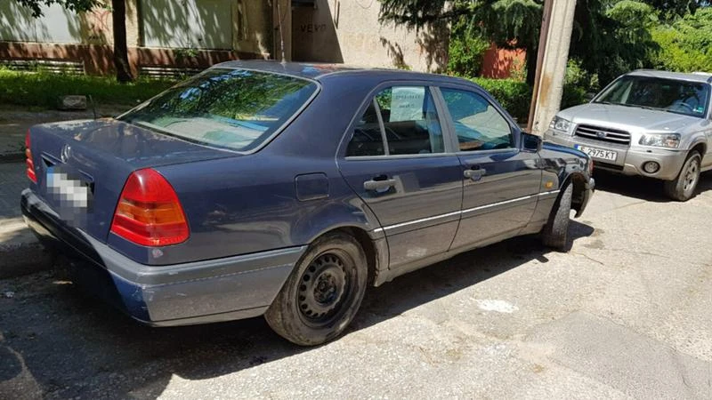 Mercedes-Benz C 200, снимка 3 - Автомобили и джипове - 46956312