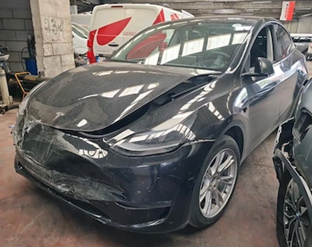 Tesla Model Y Long range, 4x4 warranty - 49900 лв. / 25513.46 € - 98881716 1