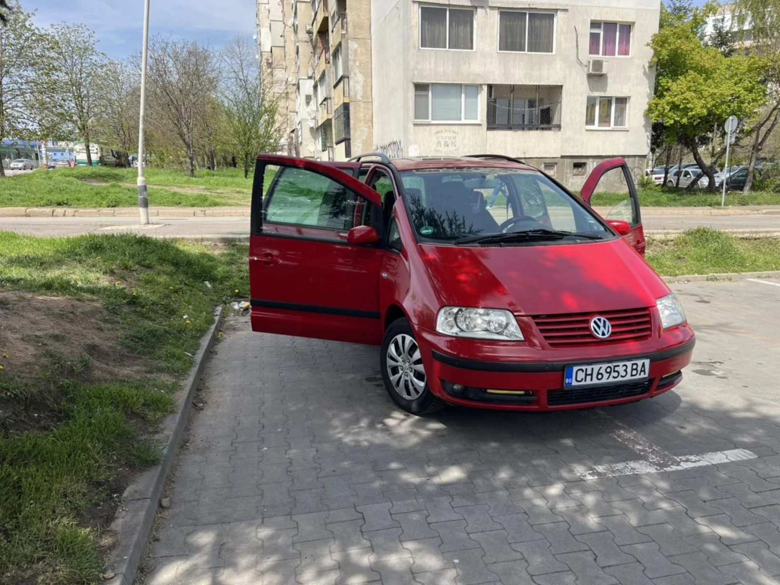 VW Sharan 6 + 1, 116к.с. , Много запазена - изображение 2