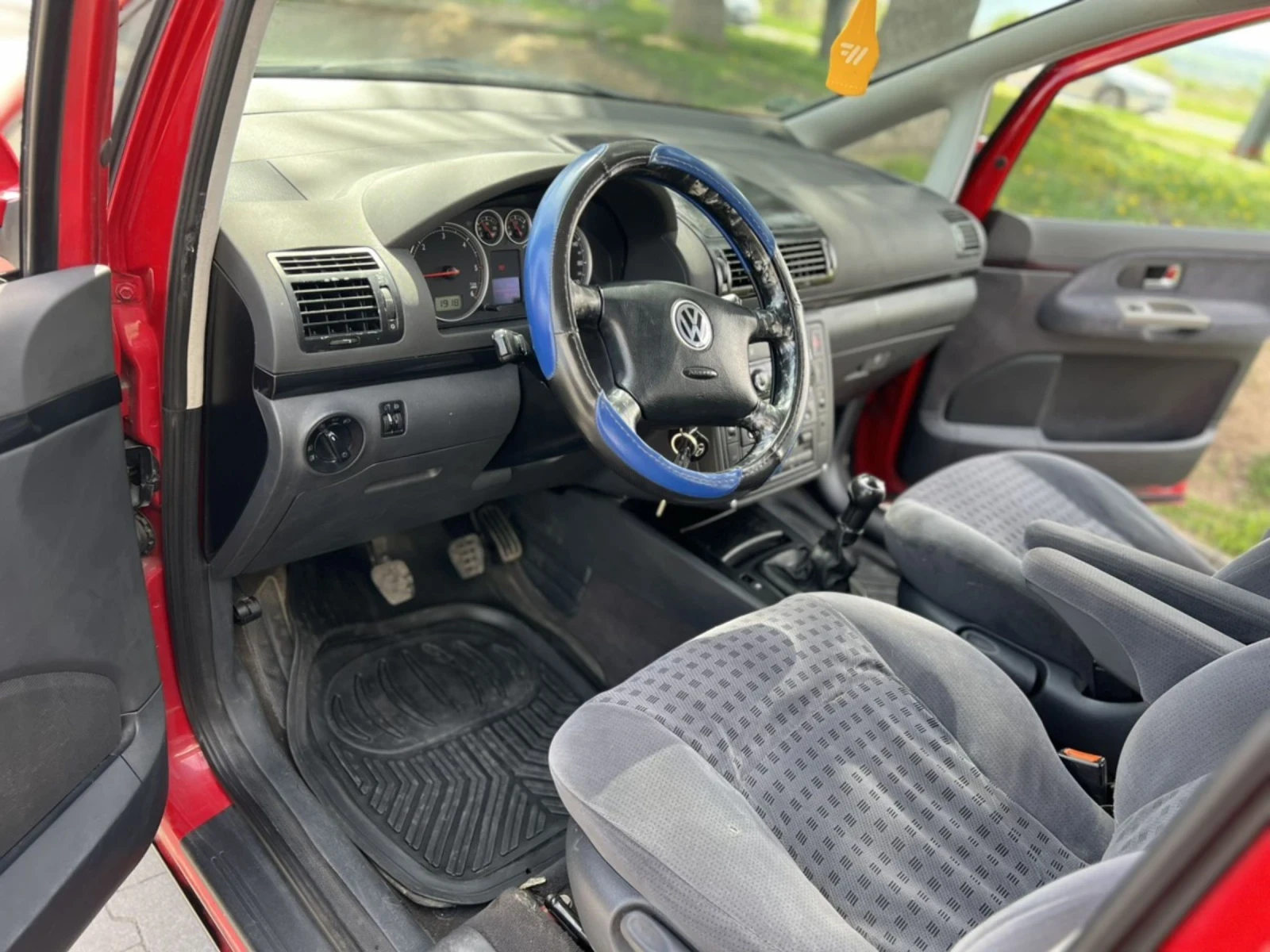 VW Sharan 6 + 1, 116к.с. , Много запазена - изображение 7